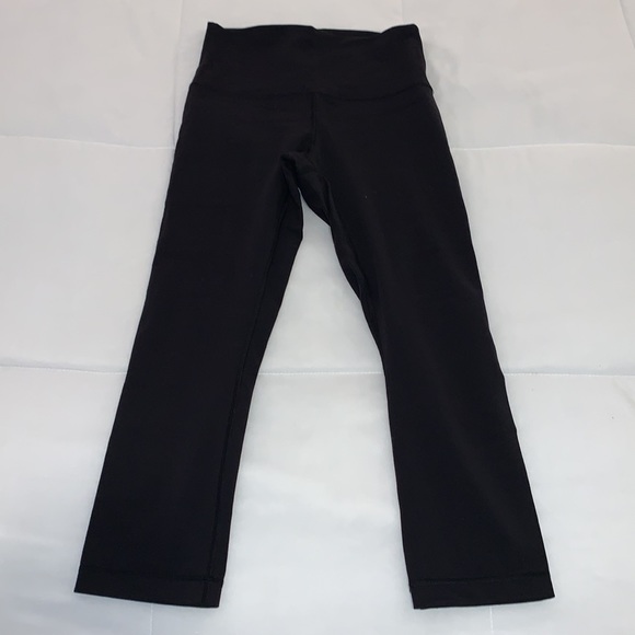 High Waisted Lululemon Crop - Picture 3 of 6